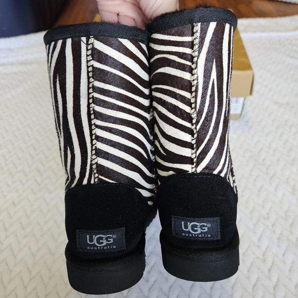UGG Australia Classic Short Exotic Zebra Boots 1002790 Size 5 - Picture 3 of 13